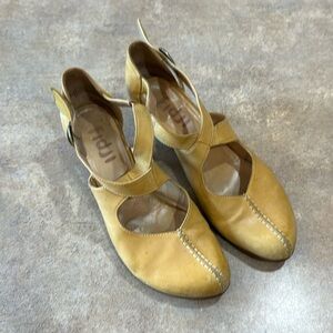 Women’s Fidji heels size 39 1/2